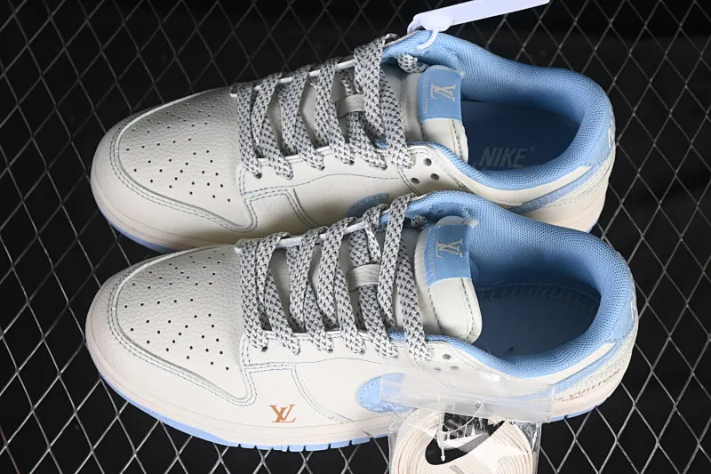 All categories Nk SB Dunk Series Nk SB Dunk Low High-end customized low-top sneakers Nike SB Dunk Low LV co-branded off-white ice blue gold label Anniversary high-end customized low-top casual sneakers JP1628-005